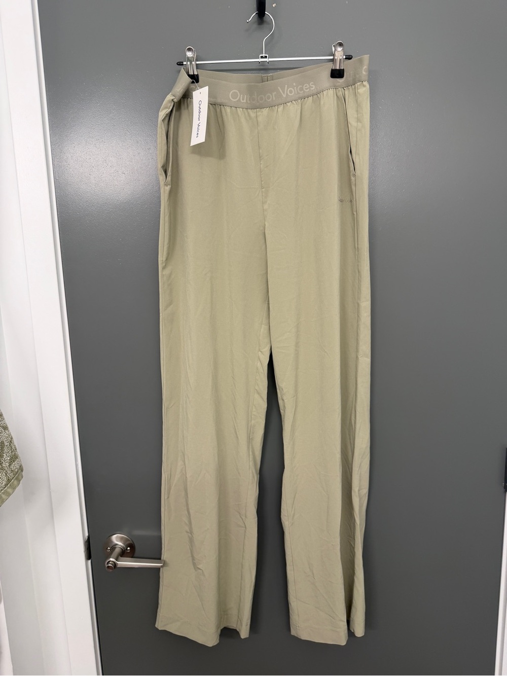 Outdoor Voices Sage Green Lightweight Joggers size M